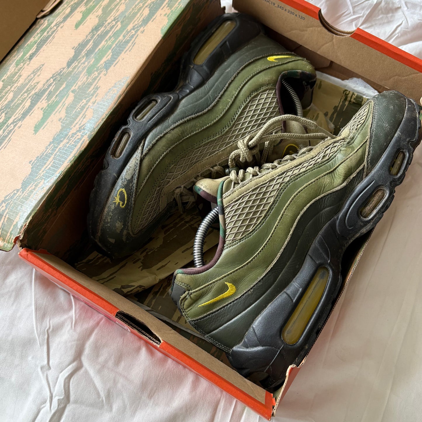 Corteiz 95s “GUTTA GREEN” (UK10)