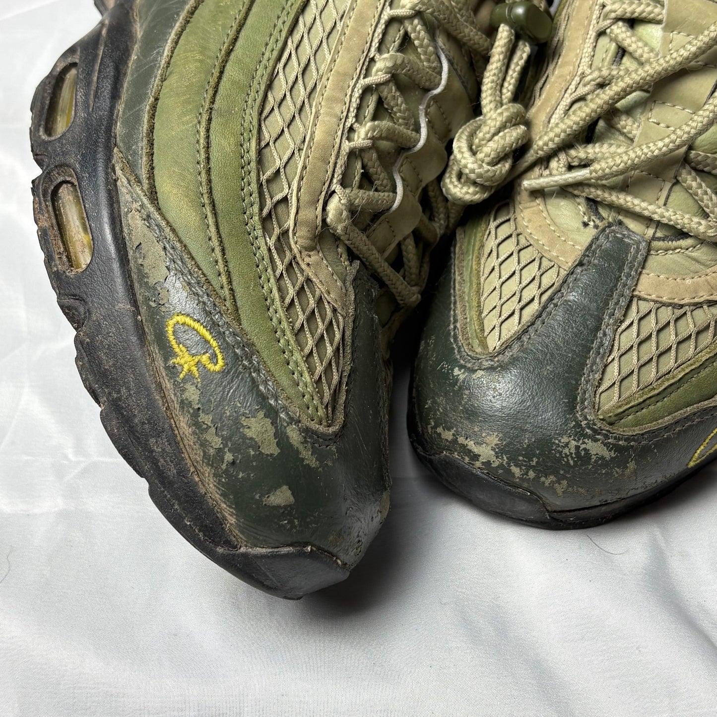 Corteiz 95s “GUTTA GREEN” (UK10)